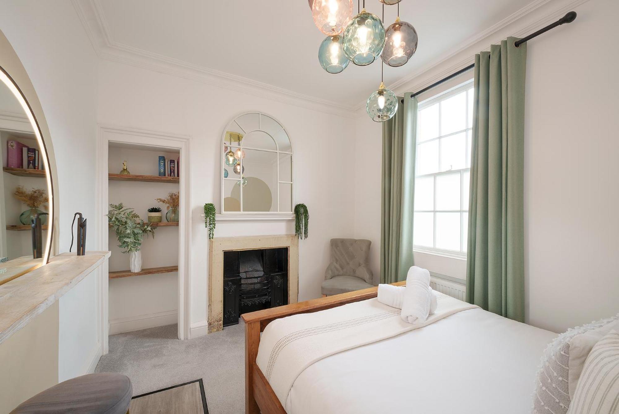 바스 The Haze House - 4 Bed Townhouse 아파트 외부 사진